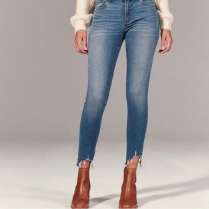 Abercrombie & Fitch the super skinny ankle Mid rise.